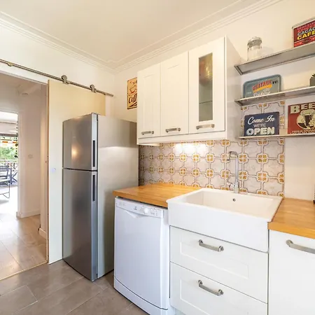 Les Faubourgs Saint Michel By Interhome